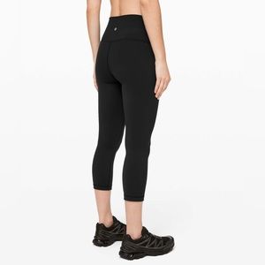 Lululemon Wunder Under High Rise Crop 21” Size 6 EUC *Black*